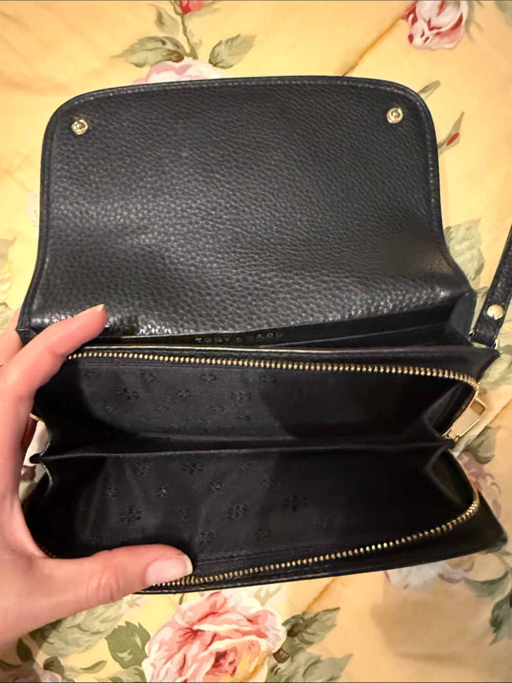 Tory Burch leather wristlet wallet - Picture 4 of 4